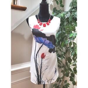 Macro Light Women's White Floral Polyester Round Neck Sleeveless Shirt Medium